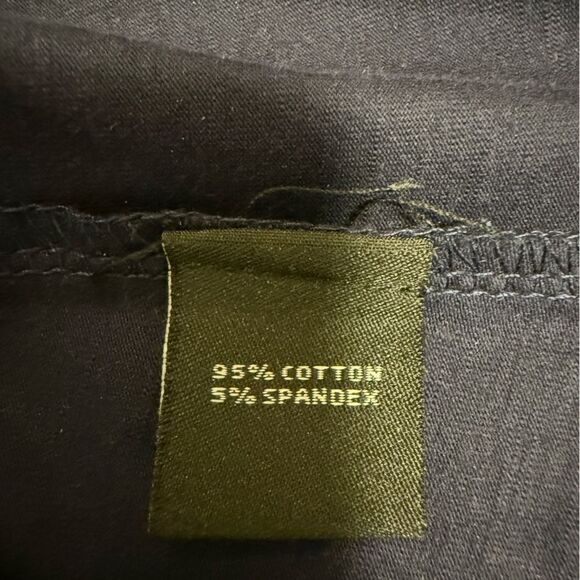 Metric Knits Navy V Neck Short Sleeve Woman’s Top with High Low Hem. Size S. - Picture 4 of 5